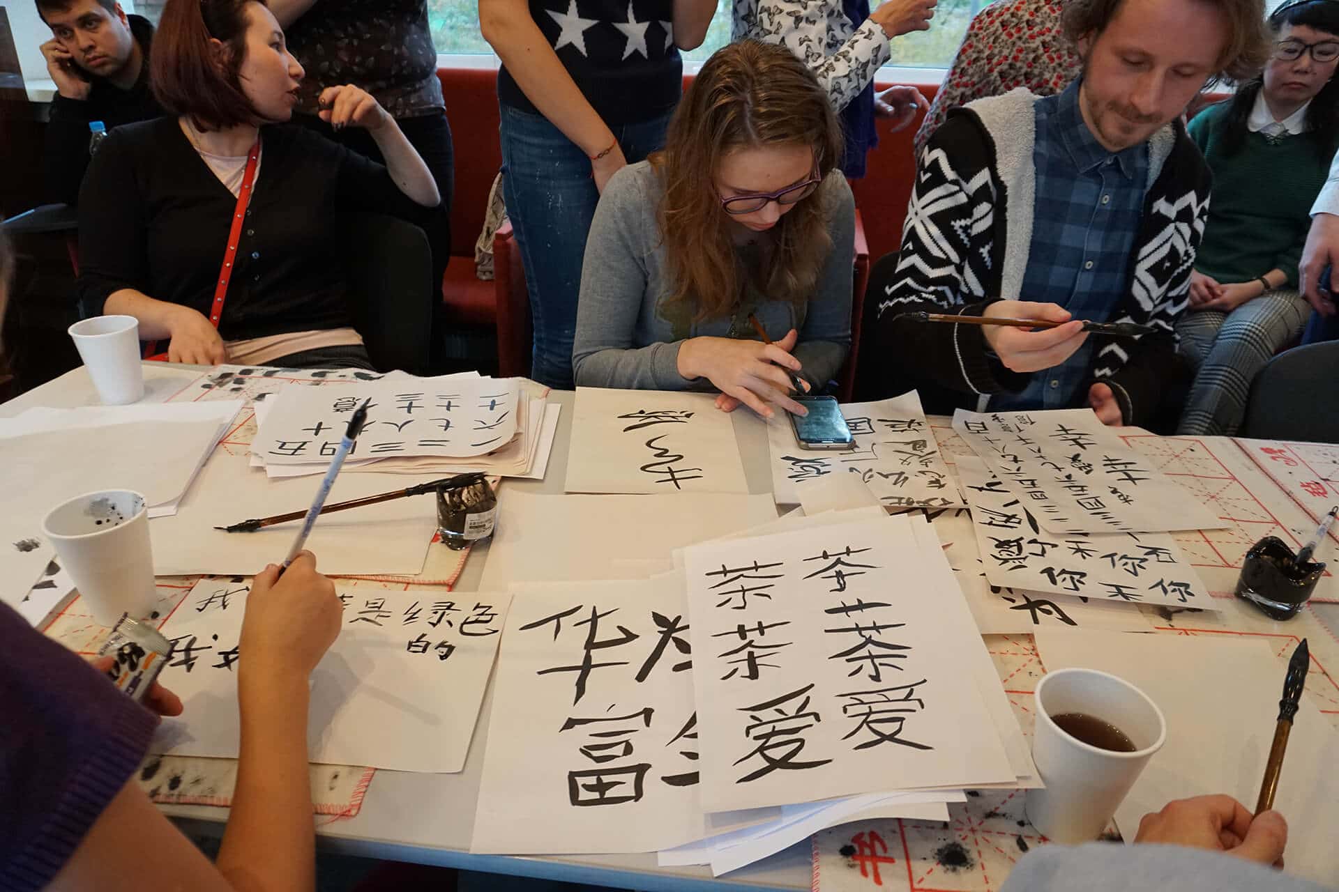 Мастер класс по каллиграфии в Mandarin School